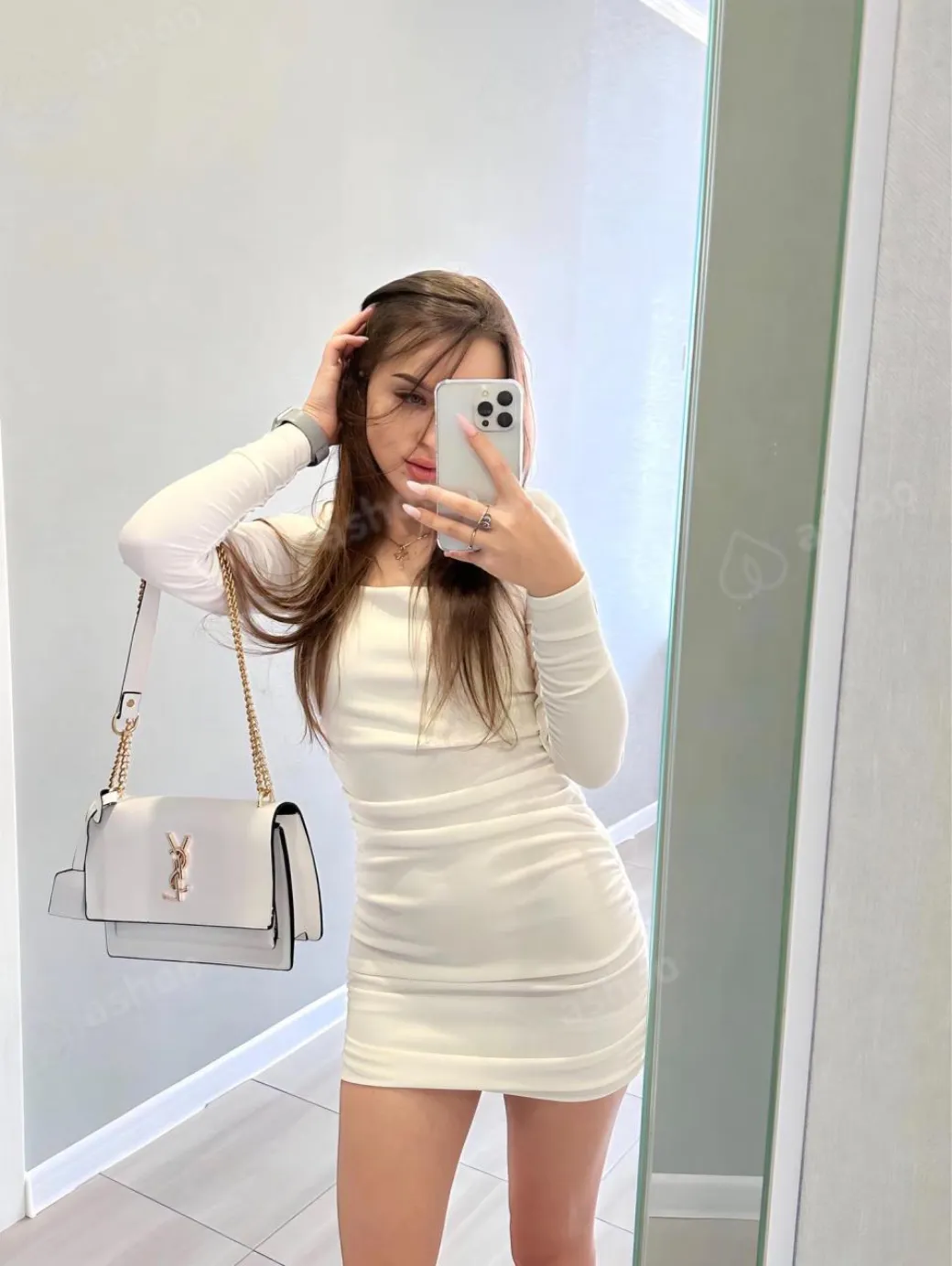 Angelika, 21